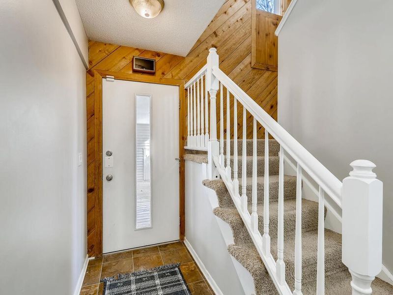 110164 Stanford Cir, Chaska, MN 55318
