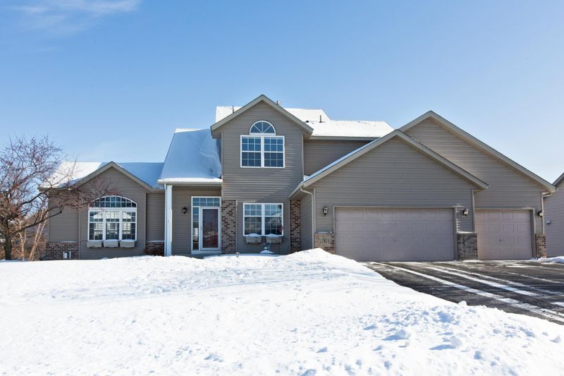 17814 Ikaria Trl, Lakeville, MN 55044