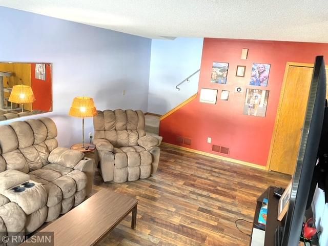 4279 Centerville Rd, Vadnais Heights, MN 55127