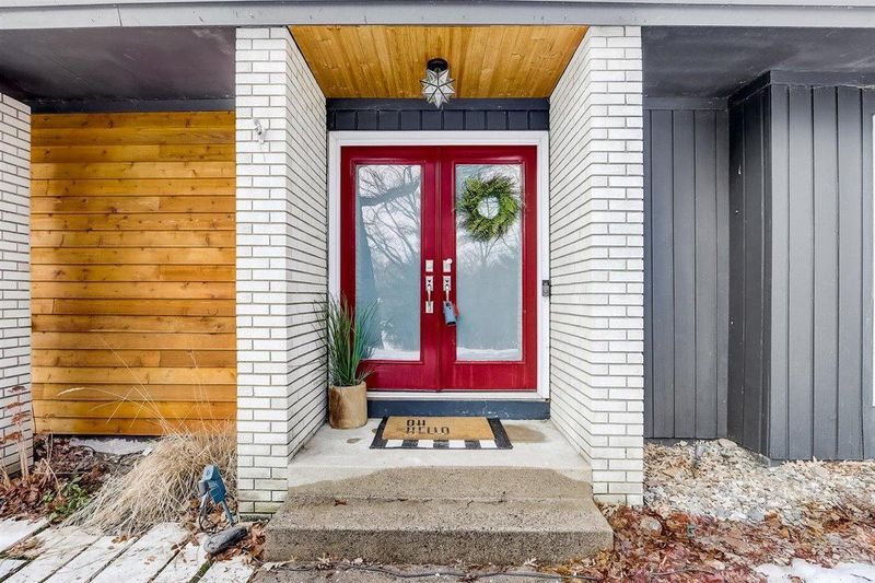 1695 Valentine Ave, Arden Hills, MN 55112