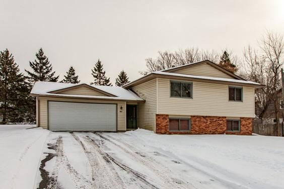 8002 Fairfield Cir, Brooklyn Park, MN 55444