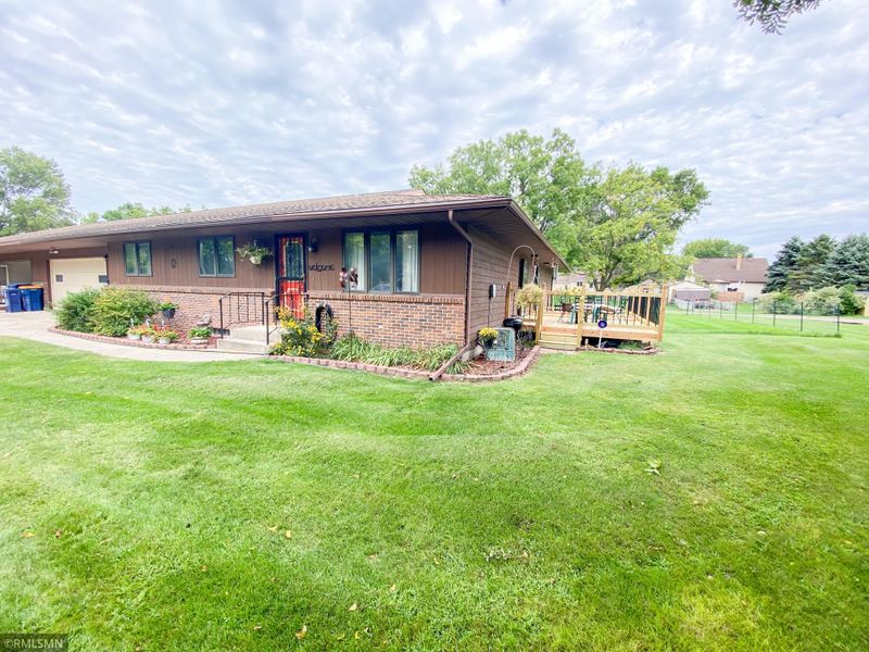 767 Birch Ave, Gibbon, MN 55335