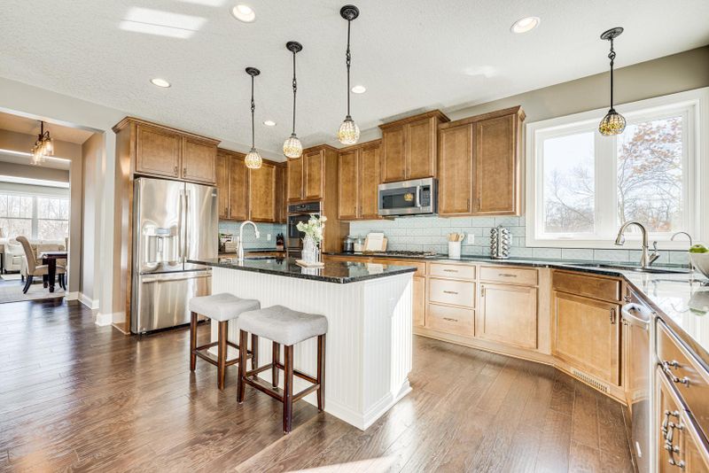 3553 Hickory Cir, Prior Lake, MN 55372