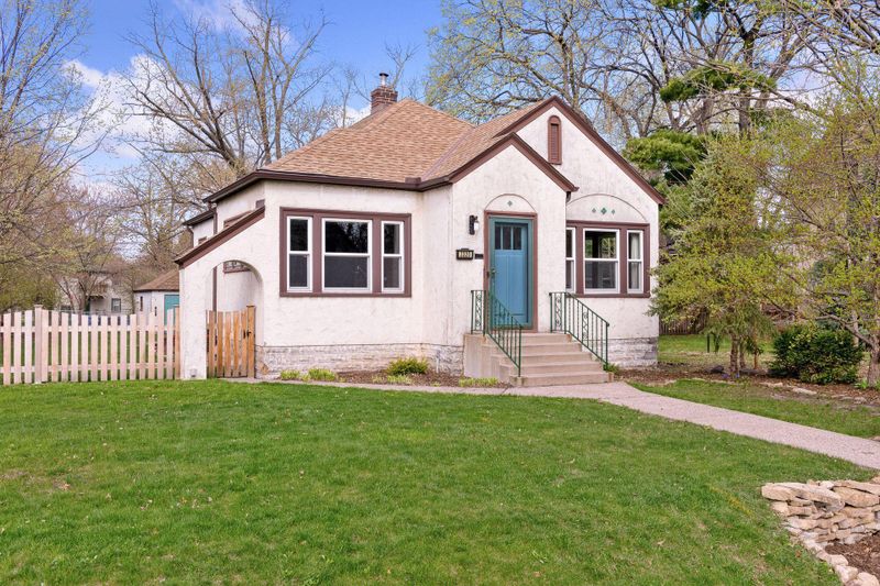 3320 23rd Ave S, Minneapolis, MN 55407
