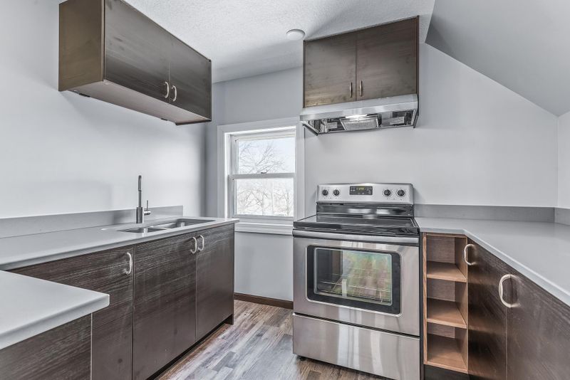 738 Fry St, Saint Paul, MN 55104