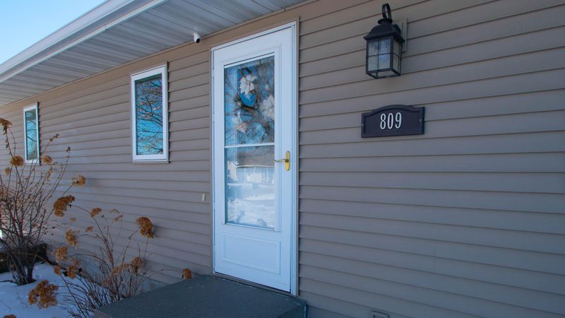 809 10th St S, Sauk Centre, MN 56378