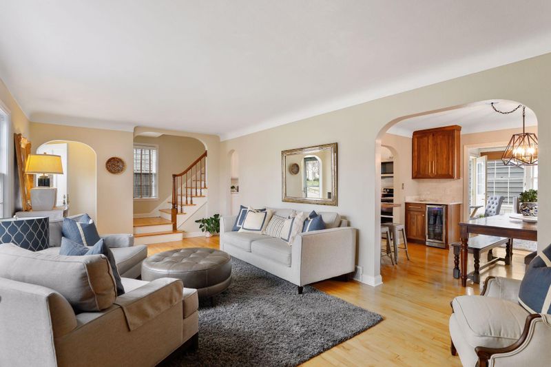 1796 Highland Pw, Saint Paul, MN 55116