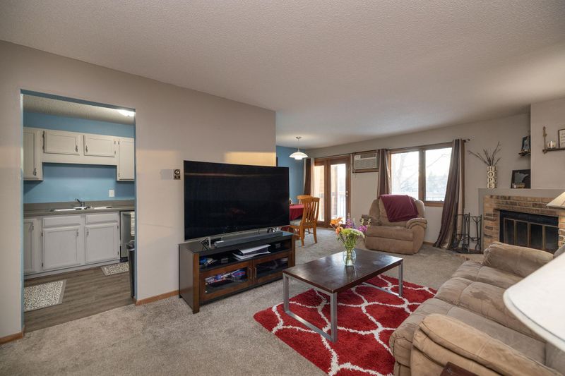 7632 157th St W #204, Apple Valley, MN 55124