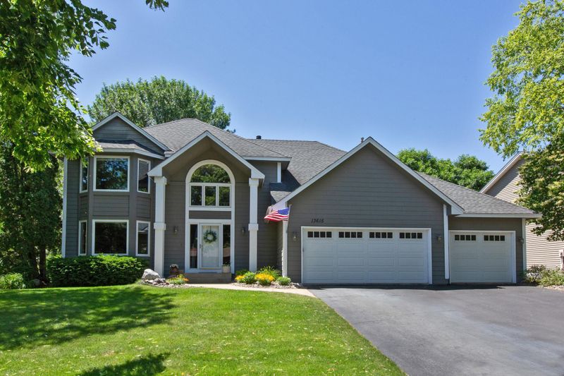 13615 Garrett Ave, Apple Valley, MN 55124