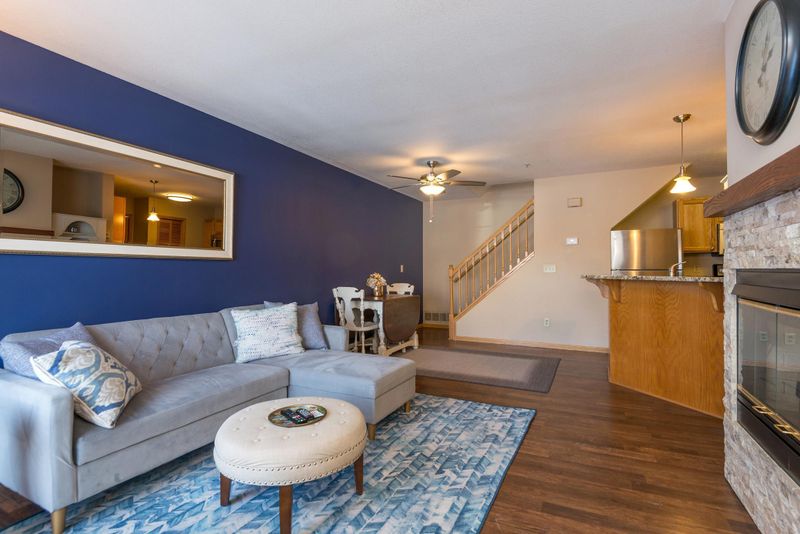 462 Mission Hills Way E, Chanhassen, MN 55317