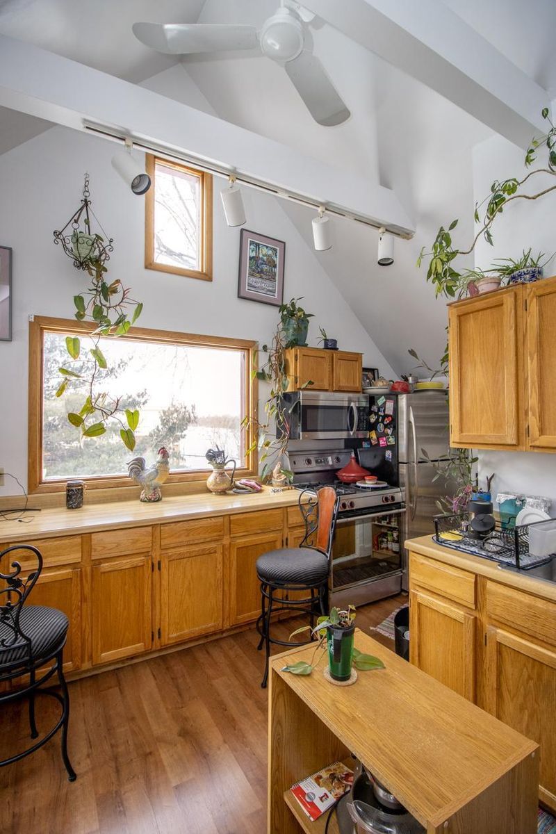 1097 Churchill St, Saint Paul, MN 55103