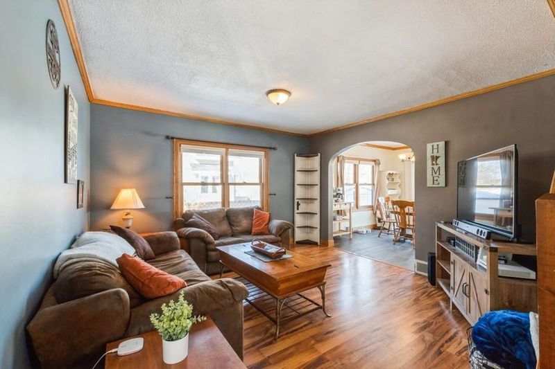 445 Monroe St SE, Hutchinson, MN 55350