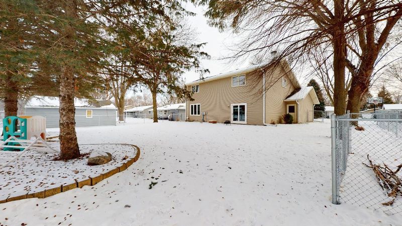 628 Richland Ave SW, Willmar, MN 56201