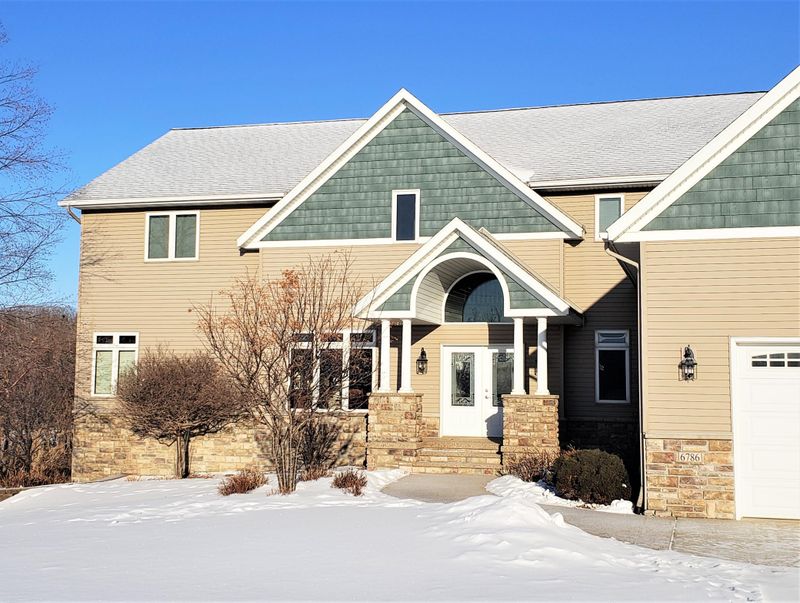 6786 S Elkhorn Dr, Spicer, MN 56288