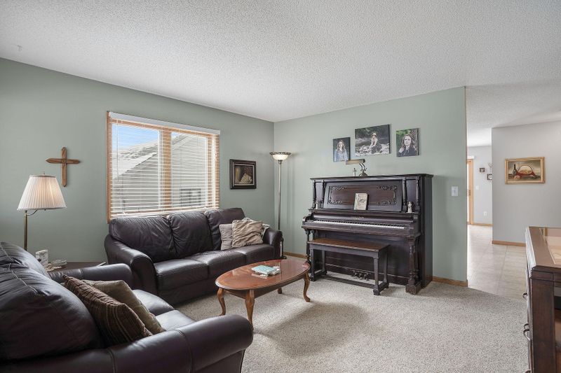 708 Danube Cir NE, New Prague, MN 56071