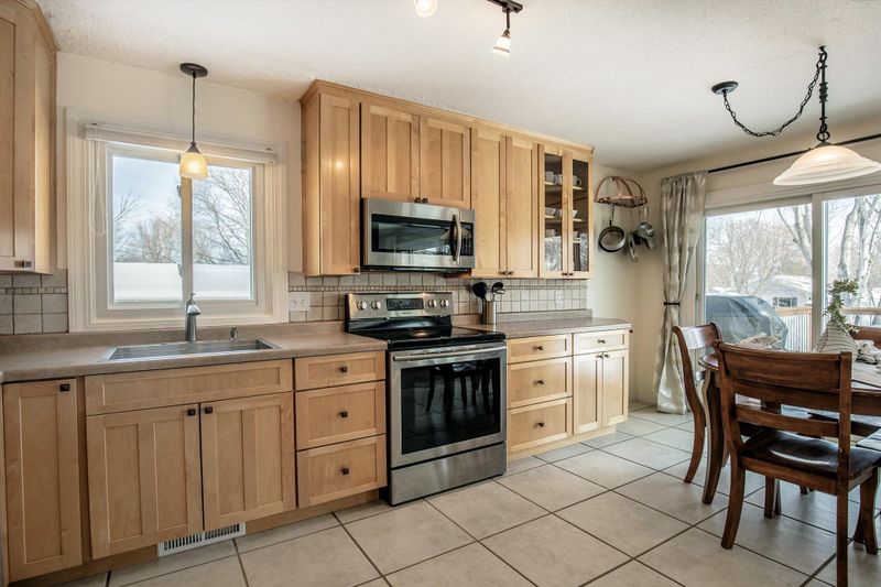 9158 Ives Ln N, Maple Grove, MN 55369