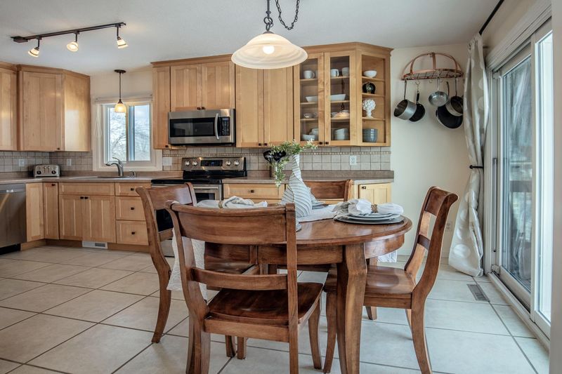 9158 Ives Ln N, Maple Grove, MN 55369