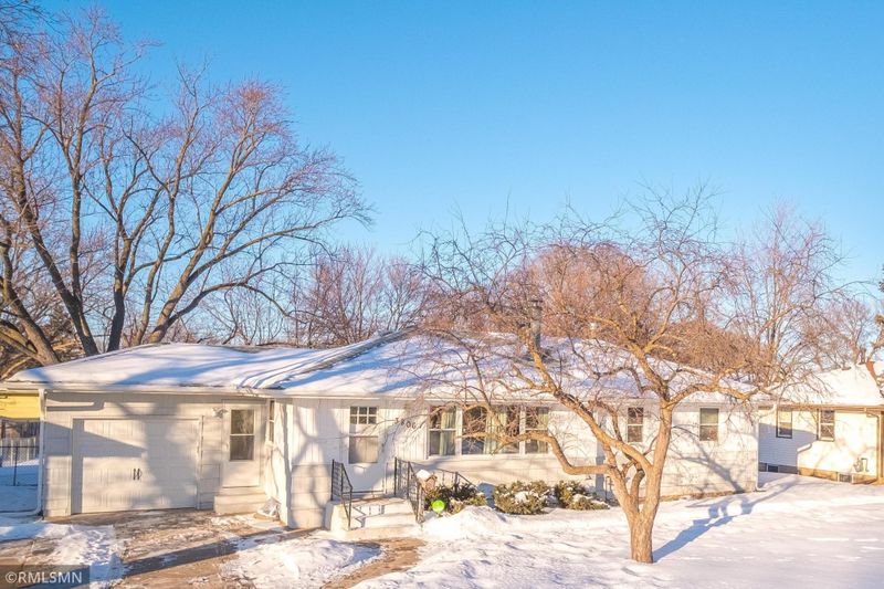 3806 62nd Ave N, Brooklyn Center, MN 55429