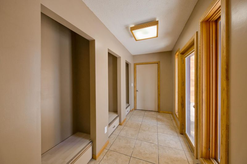 306 SW 12th Ave, Grand Rapids, MN 55744