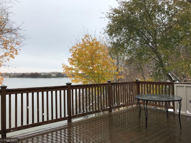11 Carvers Green, Chaska, MN 55318
