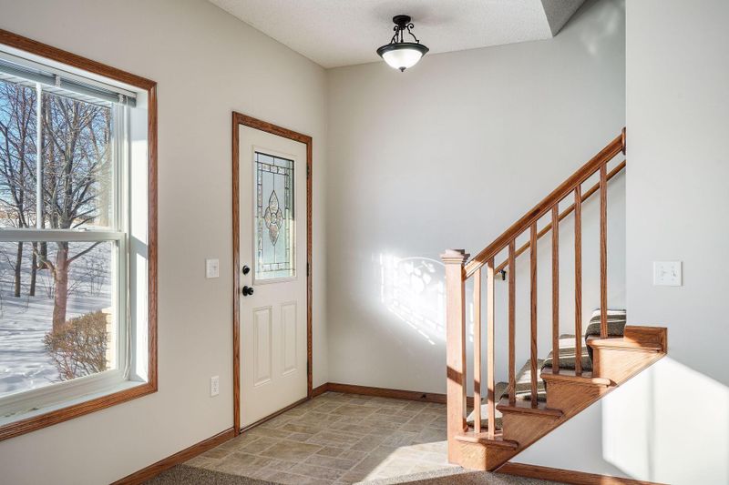 3008 Cottage Ln N, Maplewood, MN 55109