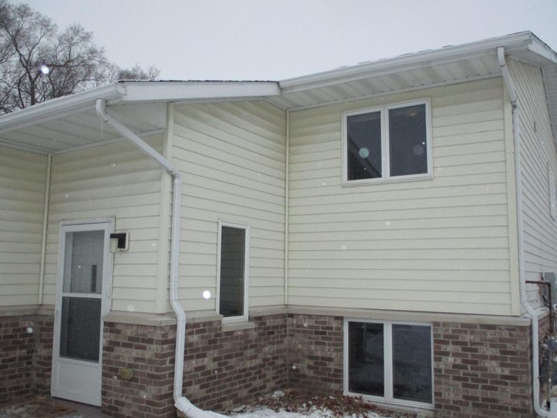 3840 W 7th St, Goodview, MN 55987