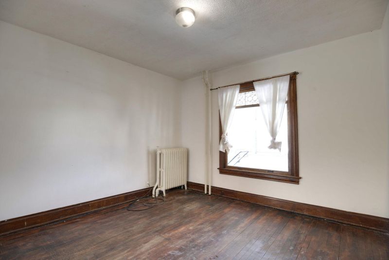 890 Margaret St, Saint Paul, MN 55106