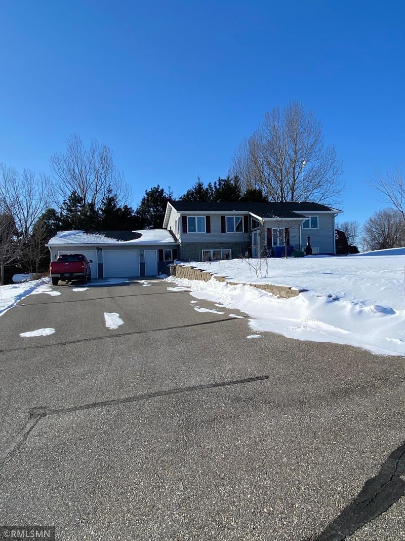 2206 37th Ave NW, Willmar, MN 56201