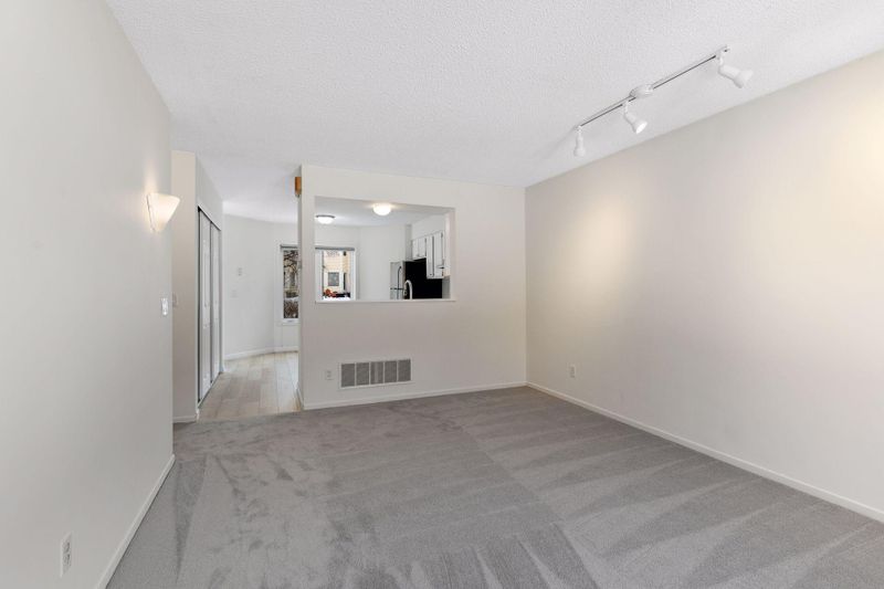 215 University Ave NE, Minneapolis, MN 55413