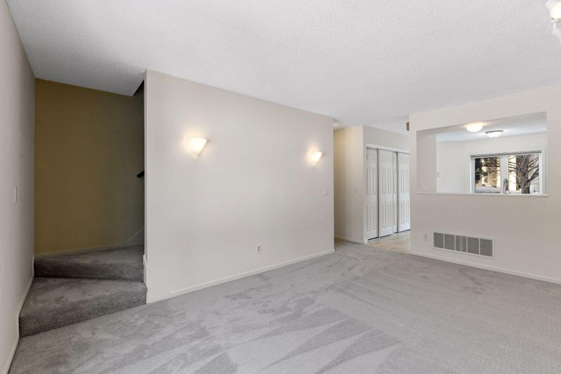215 University Ave NE, Minneapolis, MN 55413