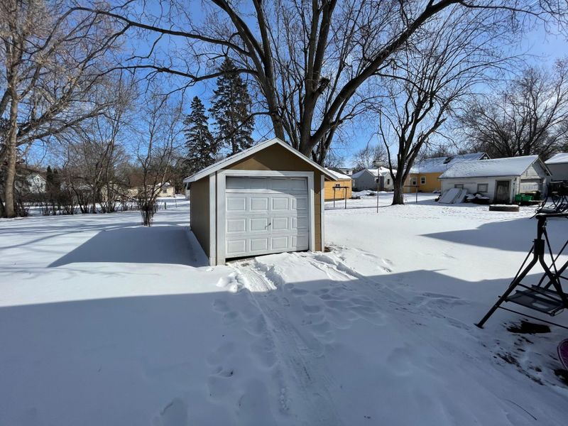 515 4th St SE, Willmar, MN 56201