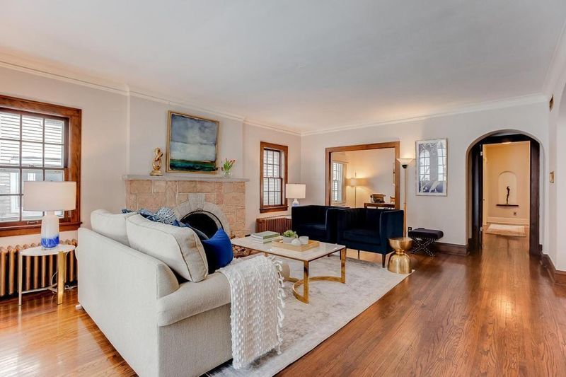 4011 Queen Ave S, Minneapolis, MN 55410