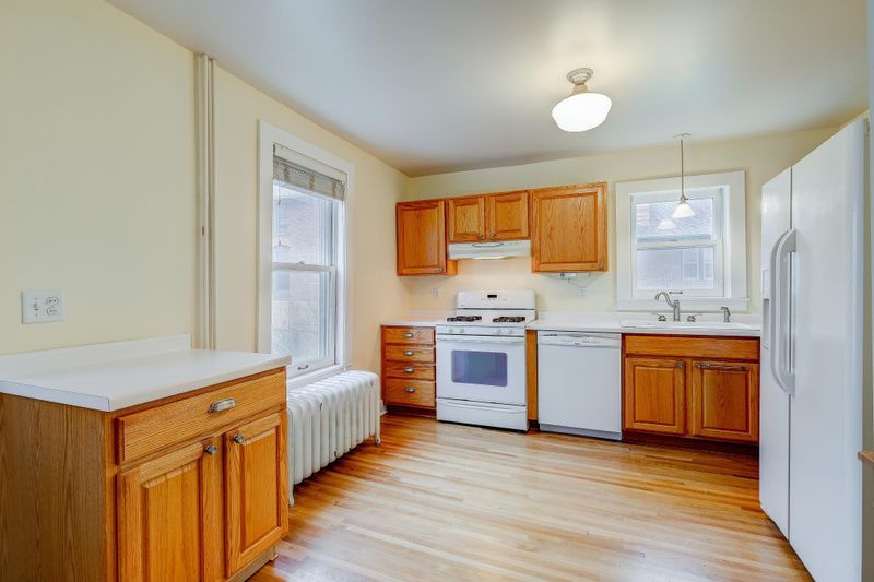 377 Duke St, Saint Paul, MN 55102