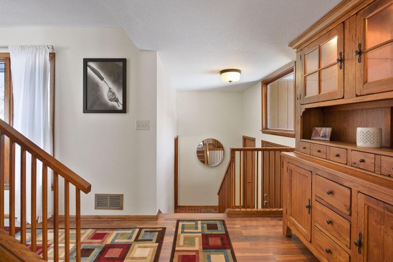 16 Fareway Dr, Northfield, MN 55057
