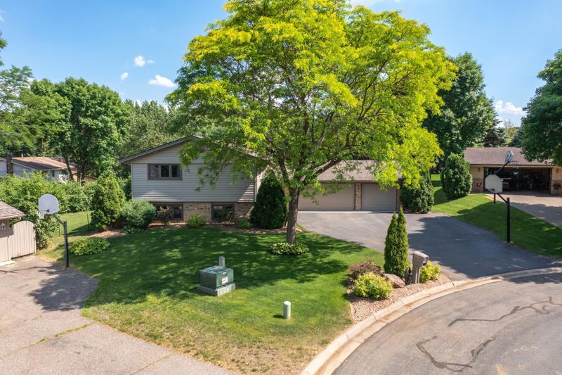 3313 E 126th St, Burnsville, MN 55337