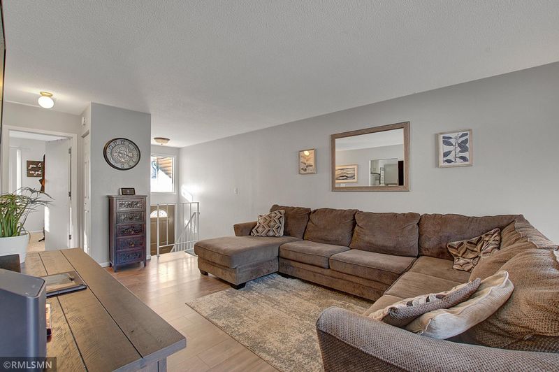 76 River Woods Ln, Burnsville, MN 55337