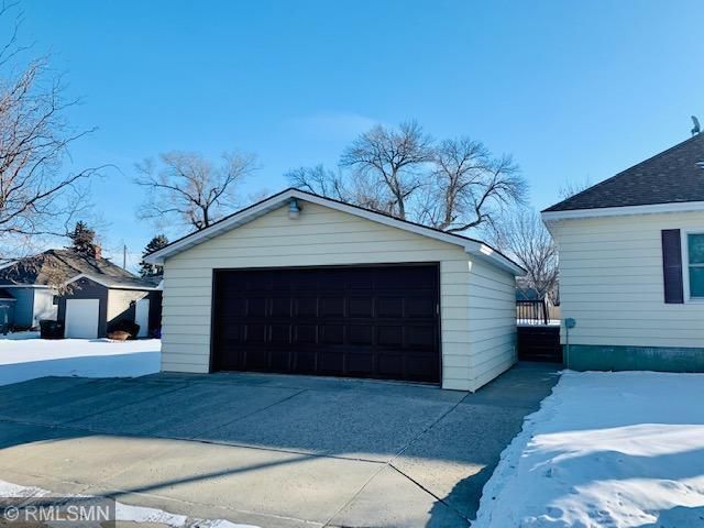 154 E Mill St, Paynesville, MN 56362