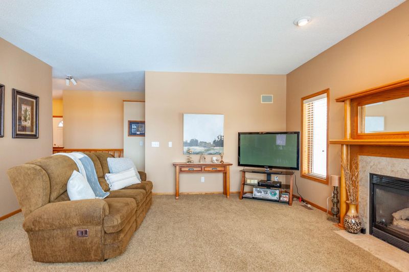 435 Pleasant Crest Cir, Annandale, MN 55302