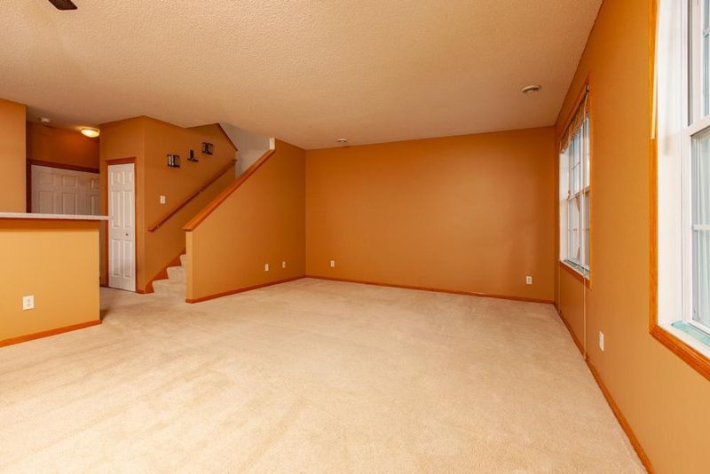 14323 Banyan Ln, Rosemount, MN 55068