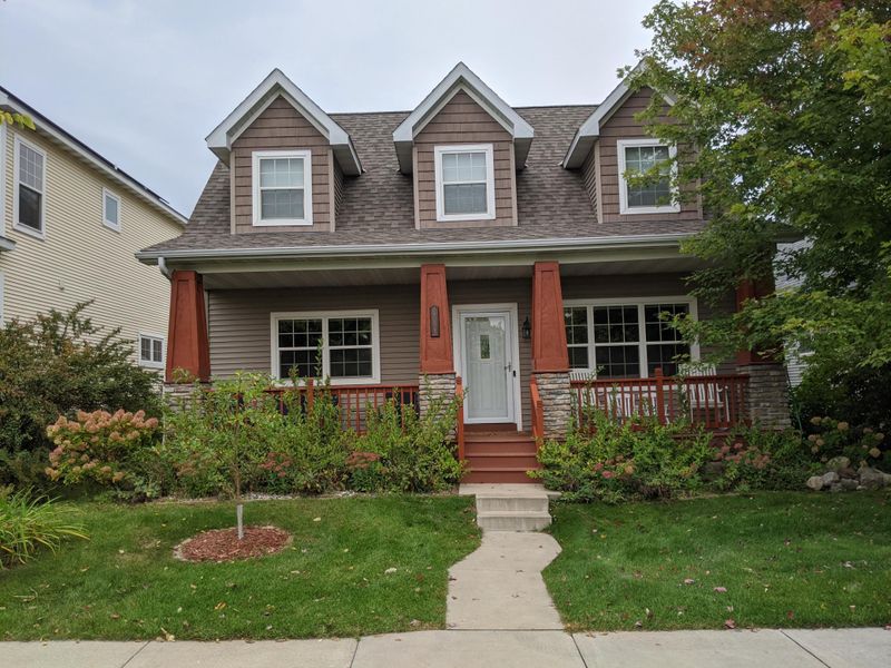 2749 Faulkner Dr, Chaska, MN 55318
