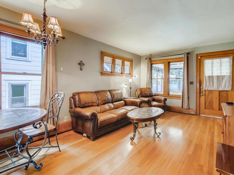 116 Rose Ave W, Saint Paul, MN 55117