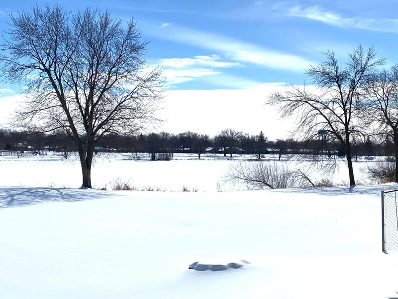 806 15th St NE, Austin, MN 55912