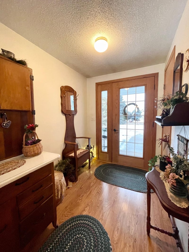 91 Deer Path Rd, Tracy, MN 56175