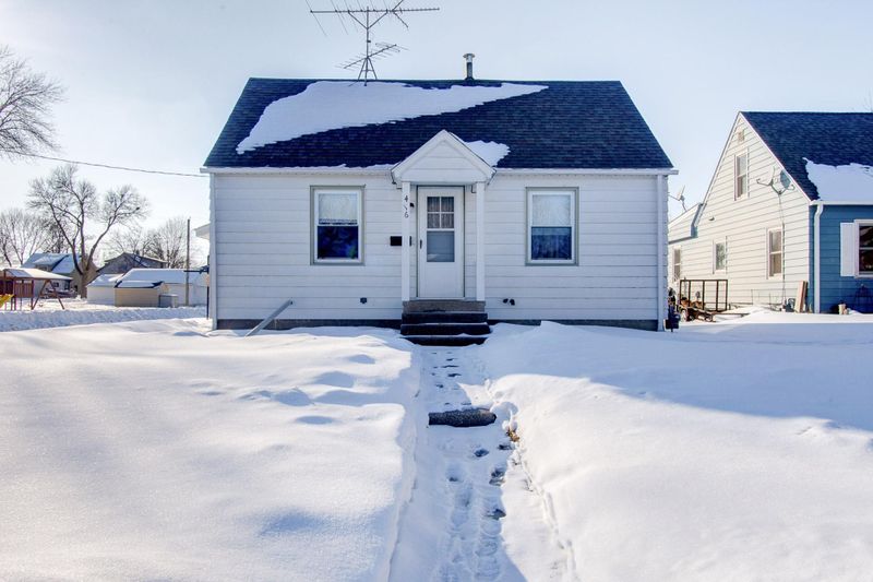 416 3rd St SW, Montgomery, MN 56069