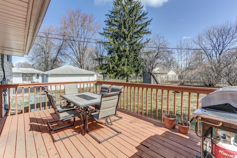 105 Strese Ln, Apple Valley, MN 55124