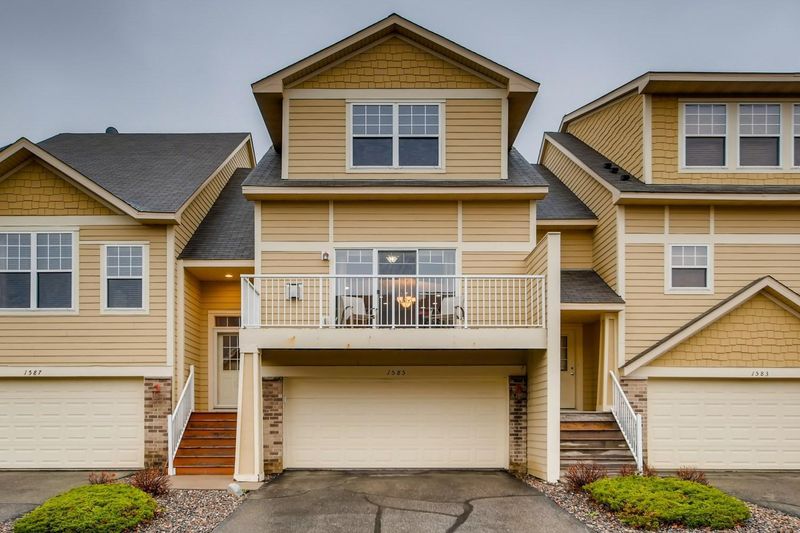 1585 Fox Hunt Way, Victoria, MN 55386