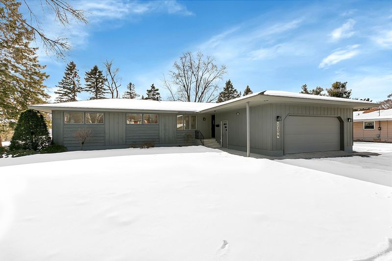 2304 Centennial Dr, Saint Cloud, MN 56303