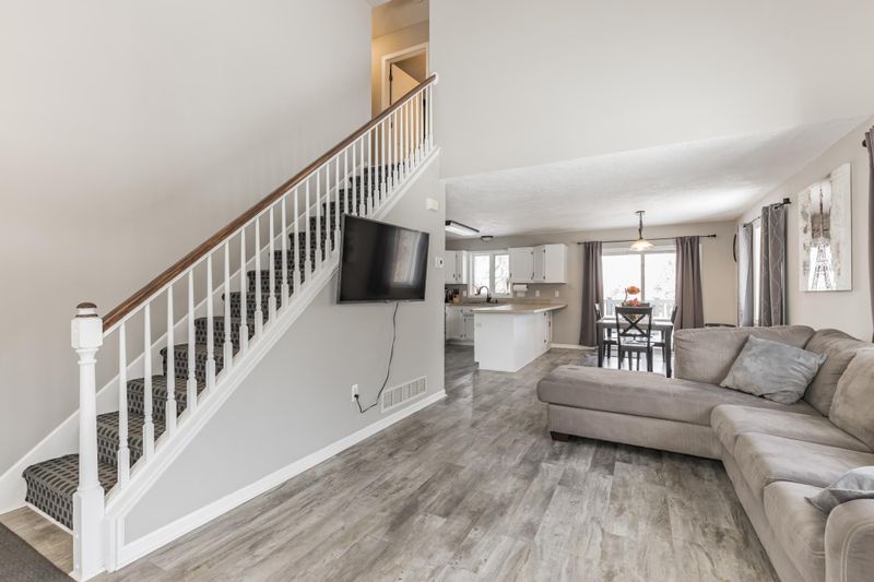 2199 Londin Ln E, Saint Paul, MN 55119