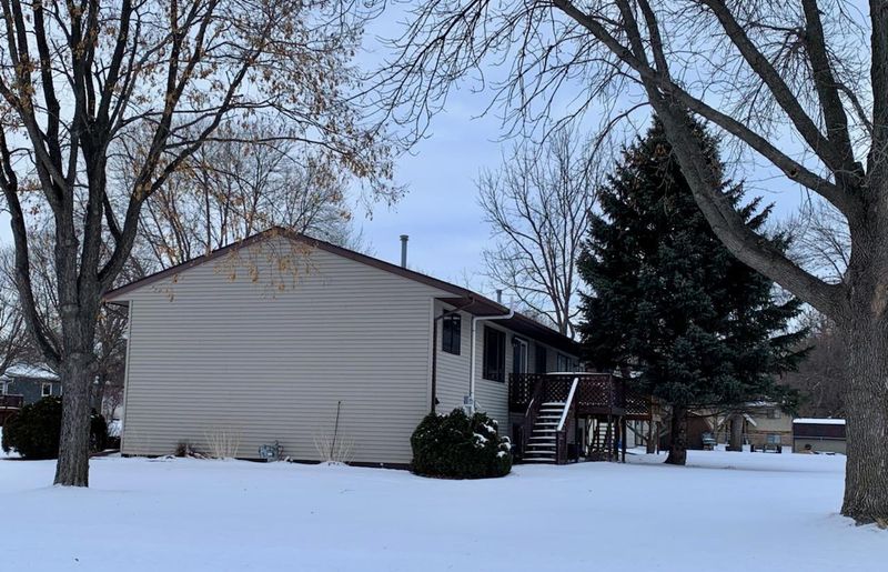 2607 8th St SW, Willmar, MN 56201