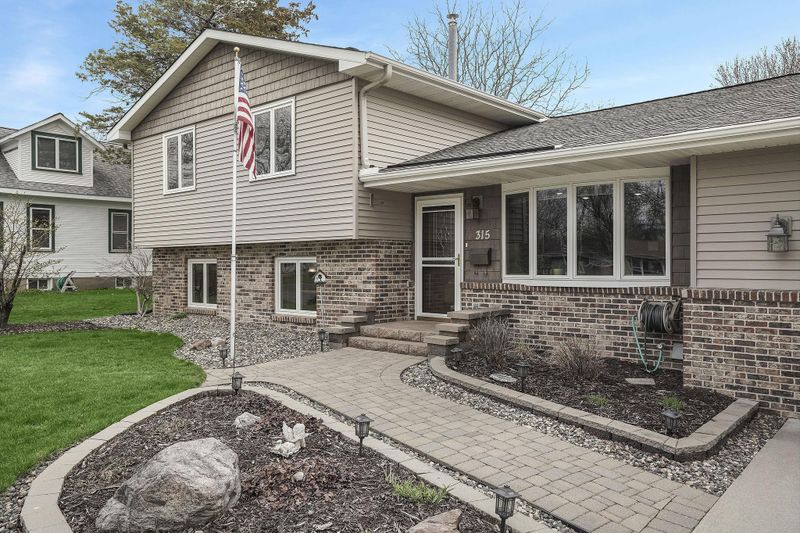 315 Lyndale Ave N, New Prague, MN 56071
